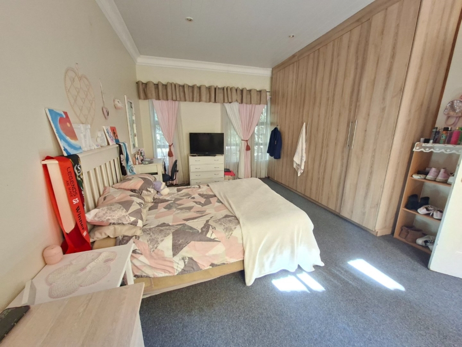 5 Bedroom Property for Sale in Baysvalley Free State